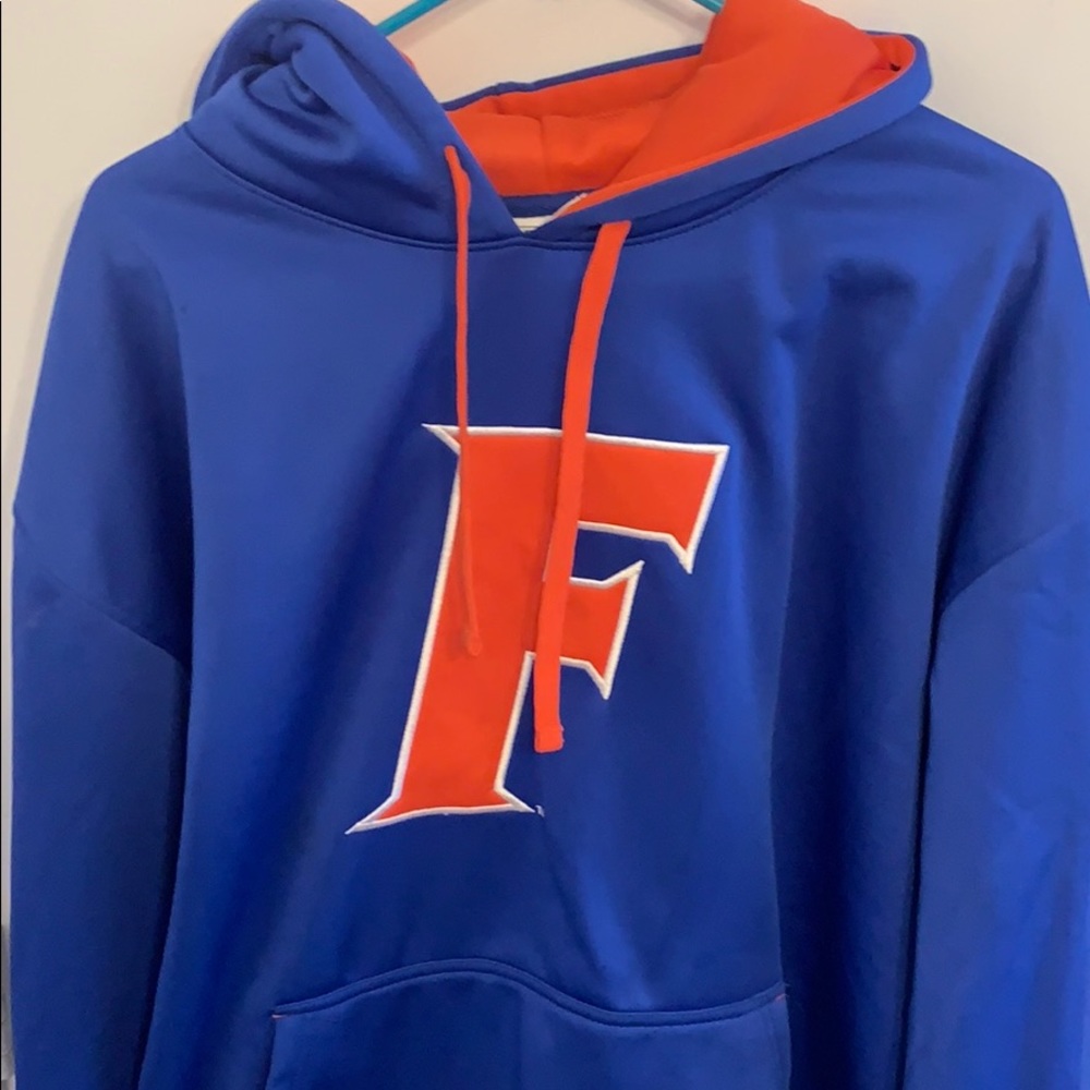 Men’s Florida gator sweatshirt!